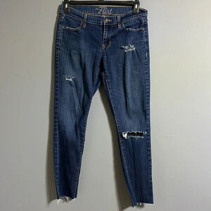 Old Navy size 6 distressed skinny jean
